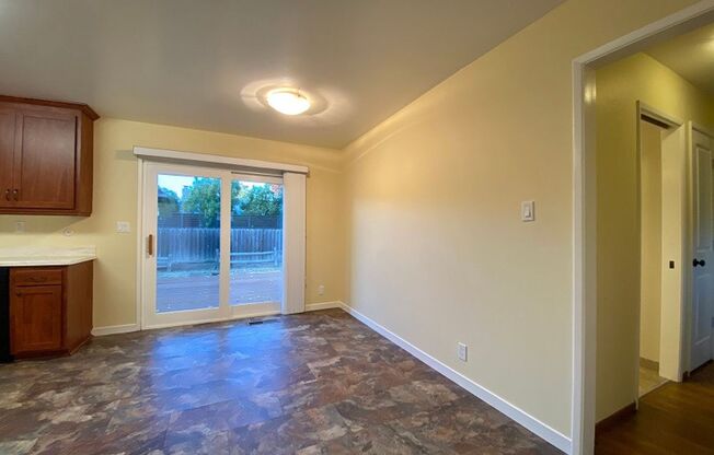 2 beds, 1 bath, $2,995