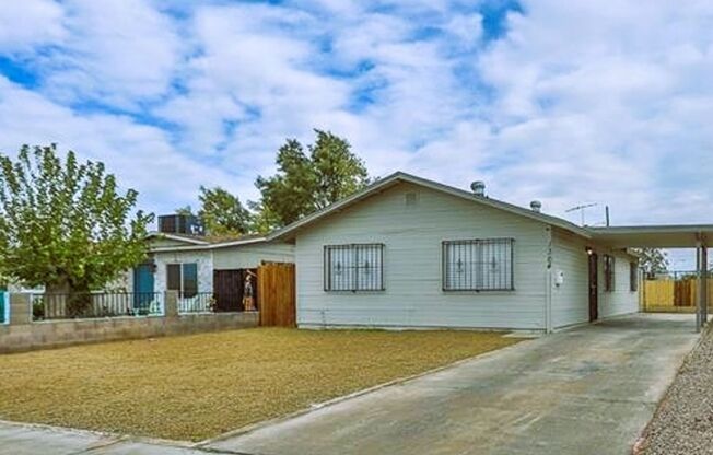 UPDATED 3 BEDROOM HOME IN HENDERSON