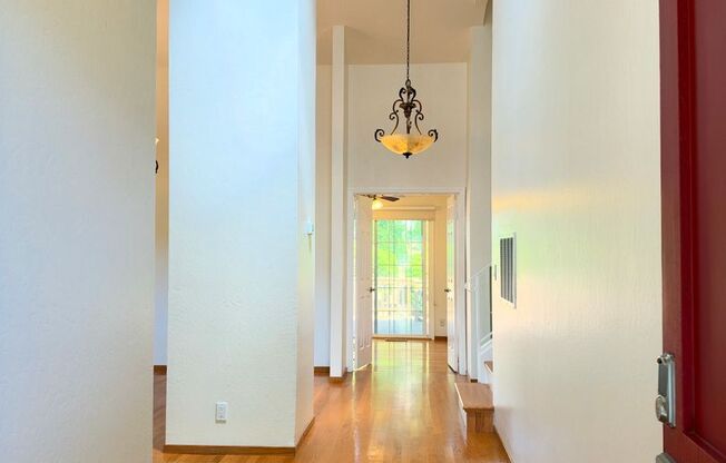 3 beds, 2.5 baths, $6,895