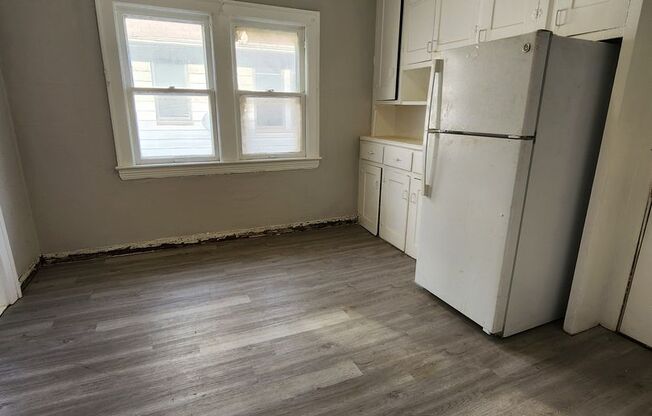 2 beds, 1 bath, $1,000, Unit Up