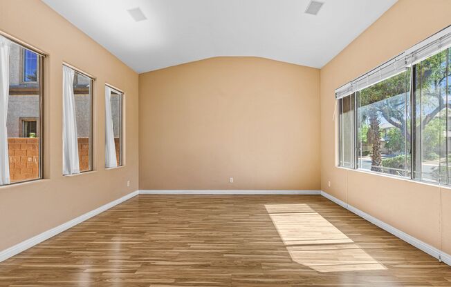 4 Bedroom Home in Gated Waterfall Community!