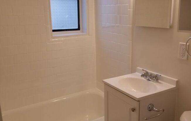 1 bed, 1 bath, 550 sqft, $1,750, Unit WQUINN-13