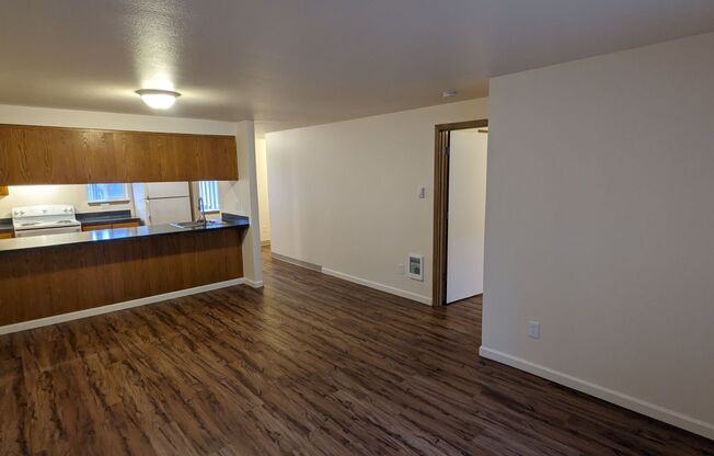 1 bed, 1 bath, 650 sqft, $1,200, Unit 19