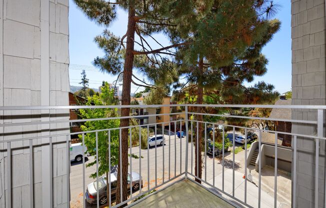 3 beds, 1 bath, $3,830, Unit 308