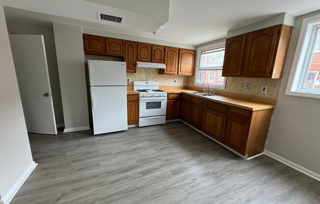 3 beds, 1 bath, $1,250