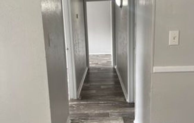 2 beds, 1 bath, 900 sqft, $1,051, Unit 16D