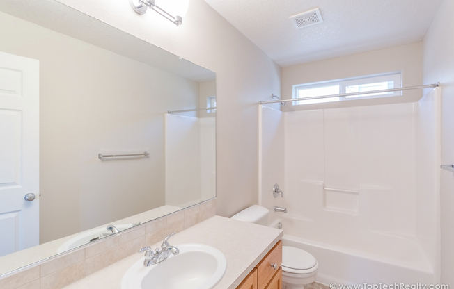 3 beds, 2.5 baths, $2,550