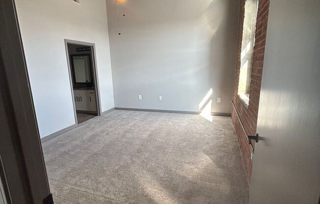 2 beds, 2 baths, 1,080 sqft, $1,780, Unit 606