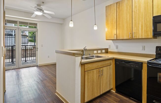 Studio, 1 bath, 458 sqft, $1,120, Unit 602-101