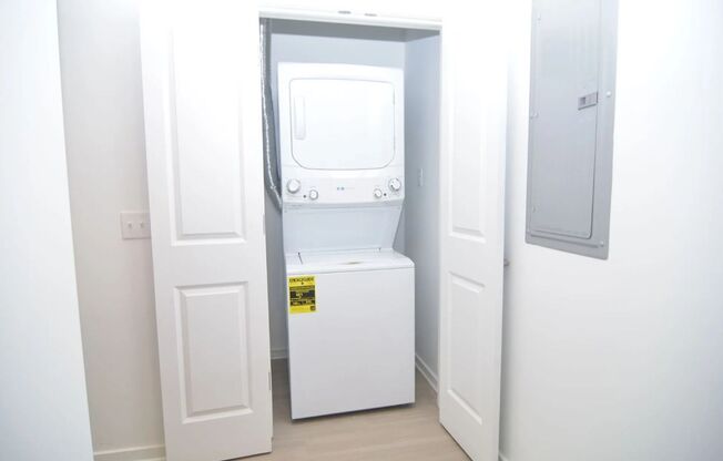 2 beds, 1 bath, 864 sqft, $1,195, Unit 2A