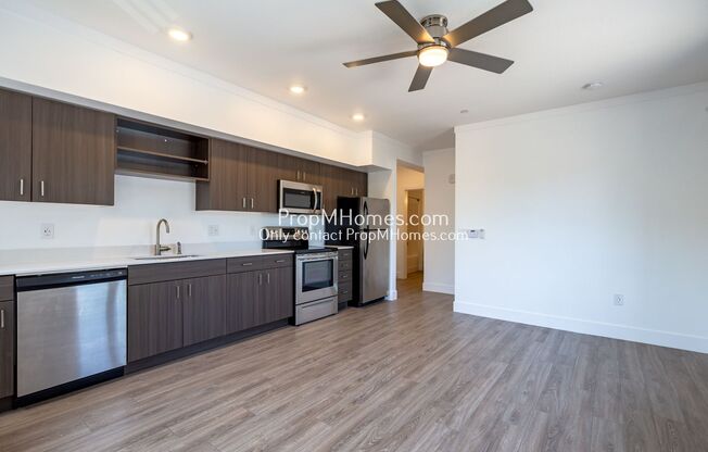 Updated Studio in the Heart of SE Portland!