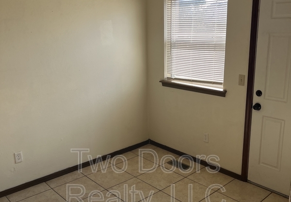 944 SW 98 ST