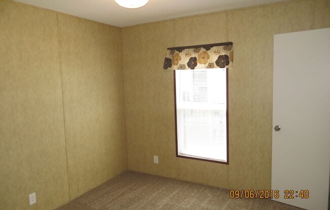 3 beds, 2 baths, $975