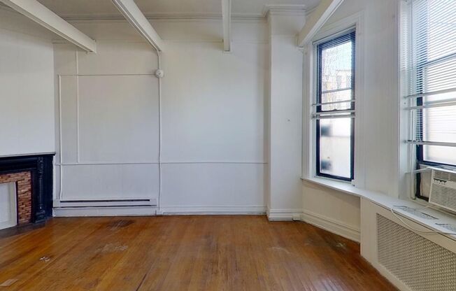 Studio, 1 bath, 450 sqft, $1,049, Unit 42-1R