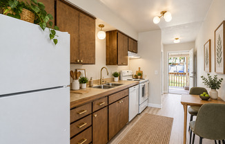 Oversized Renovated 1 Bed 1 Bath's In The Heart Of Everett!