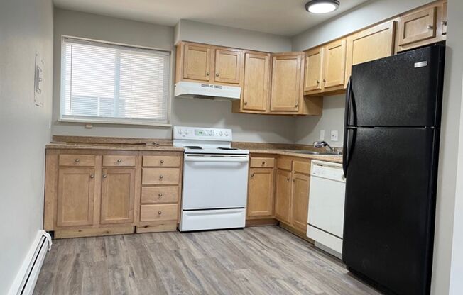 4226-4228 Forrest Hill