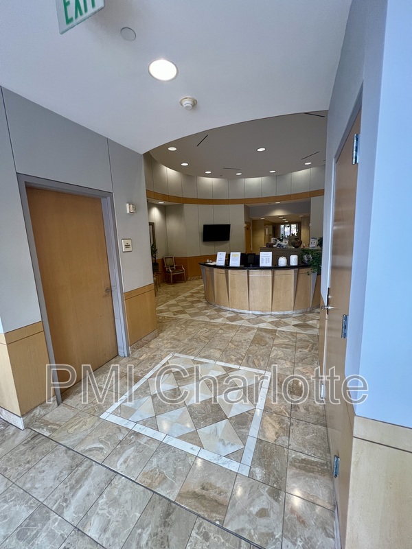 315 Arlington Ave 807