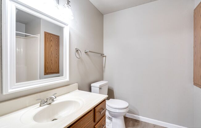 2 beds, 2 baths, 900 sqft, $1,499, Unit L202