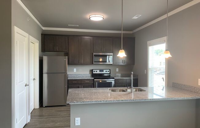 1 bed, 1 bath, 1,140 sqft, $1,310, Unit J201