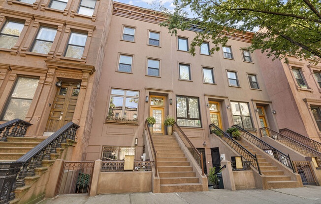 126 W 132 ST