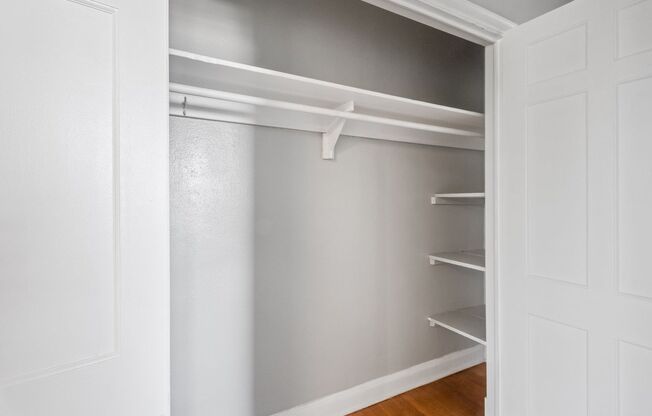 2 beds, 1 bath, 800 sqft, $1,095, Unit 401