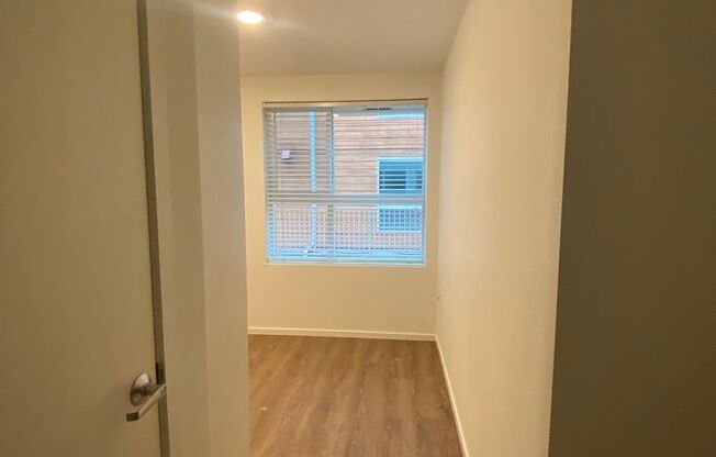 Studio, 1 bath, 189 sqft, $1,295, Unit 4217