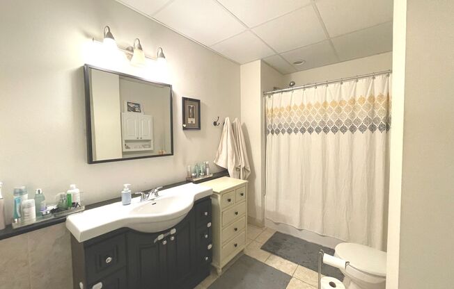2 beds, 1 bath, $2,145, Unit 101