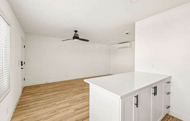 2 beds, 1 bath, 700 sqft, $2,895, Unit 37