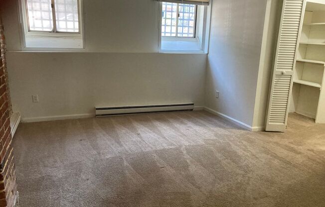 1 bed, 1 bath, 700 sqft, $1,299, Unit 50-1B