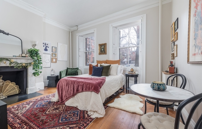 74 MT VERNON ST