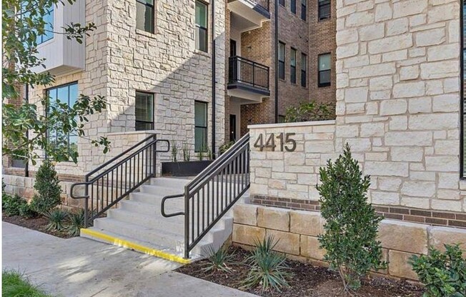 4415 JACKSON AVE