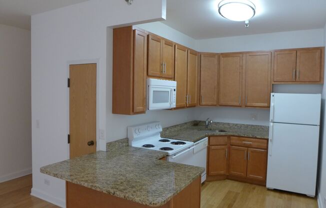 1 bed, 1 bath, 750 sqft, $2,050, Unit 07B