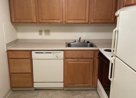 1 bed, 1 bath, 780 sqft, $1,795, Unit 205