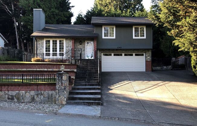 Stunning 3BR 1.75 BA Sammamish Home.  Recently Remodeled, Tons of Upgrades!