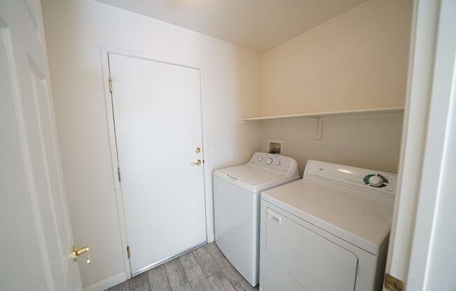 2 beds, 2 baths, $1,595, Unit -Clark County-