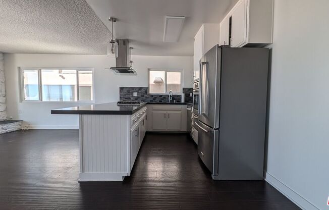 2 beds, 1.5 baths, 14,117 sqft, $5,500, Unit A2