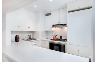 1 bed, 1.5 baths, $5,650, Unit 36E