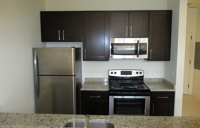 Studio, 1 bath, 640 sqft, $849, Unit 401