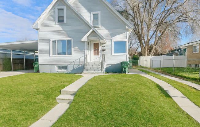 424 N 13th Ave, A & B