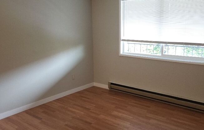 1 bed, 1 bath, 576 sqft, $1,050, Unit 7