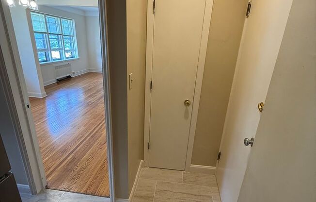 2 beds, 1 bath, 753 sqft, $1,409, Unit 208