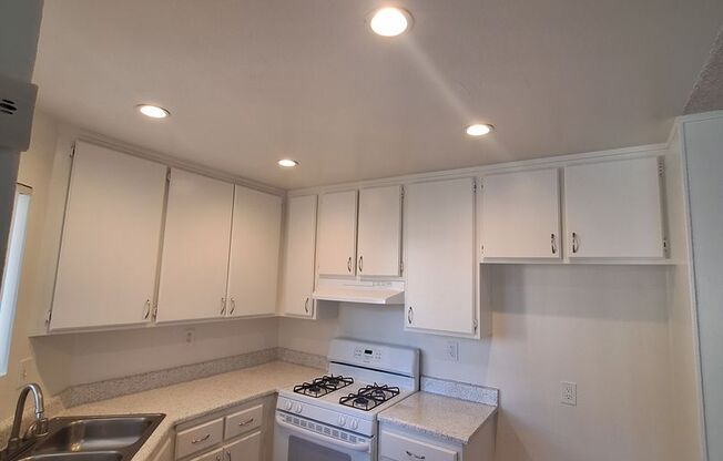 1 bed, 1 bath, 691 sqft, $2,125, Unit 475A
