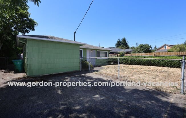 SE Tenino St - Brentwood-Darlington ranch-style 3 bedroom home
