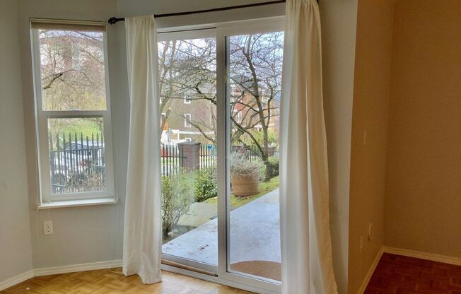 Two Bedroom Capitol Hill Condo – Prime Location!