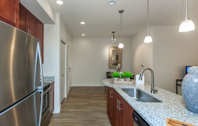 2 beds, 2 baths, 1,038 sqft, $1,920, Unit 2041