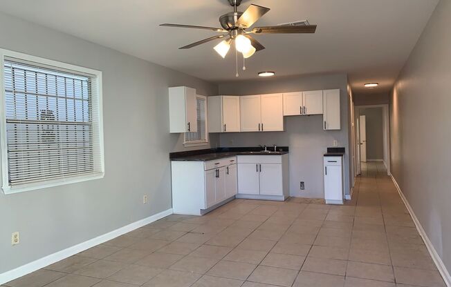 2 beds, 1 bath, 700 sqft, $1,195, Unit 1628 Music St.