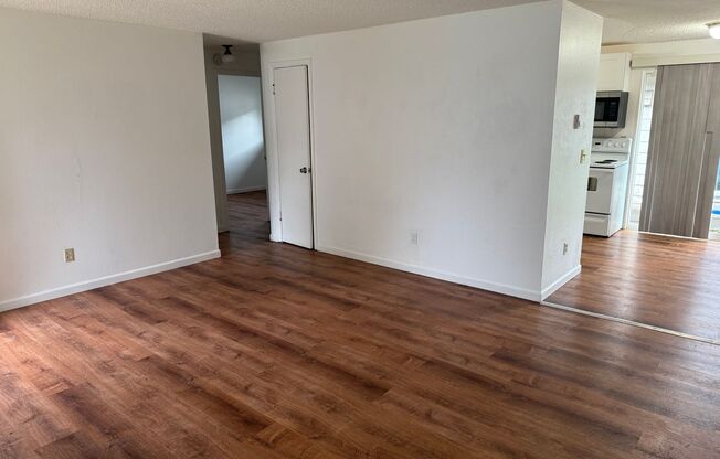 R2212 - Pinewood Apartments