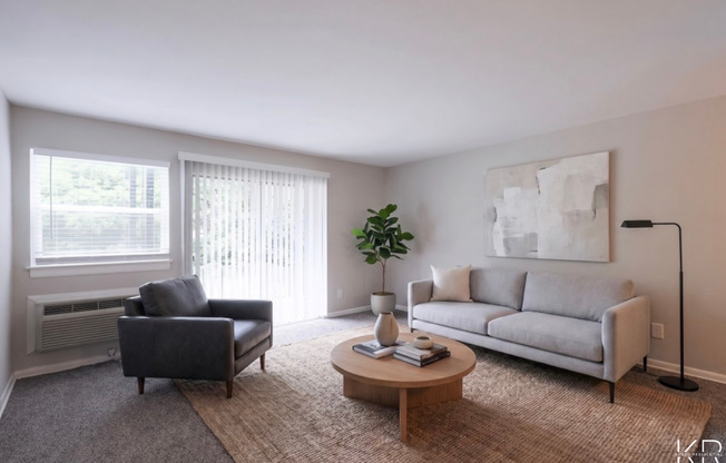 1 bed, 1 bath, 672 sqft, $1,175, Unit 2010-12