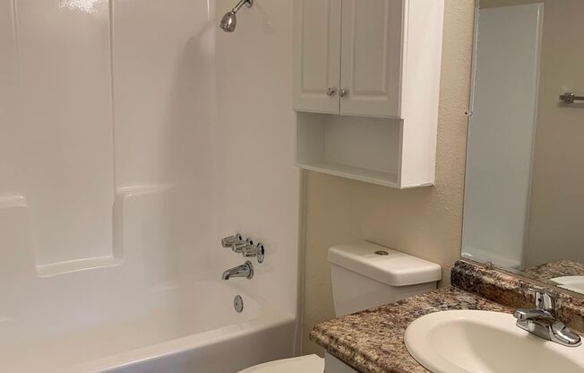 1 bed, 1 bath, 620 sqft, $1,400, Unit 3240 G