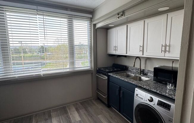 2 beds, 1 bath, 525 sqft, $1,190, Unit 100-123